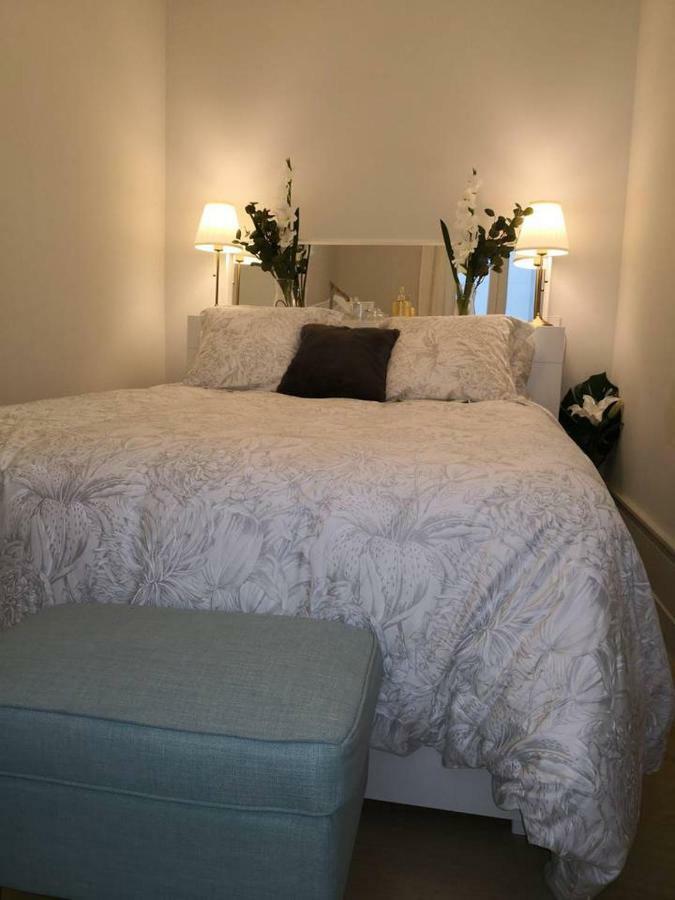 Explore From A Warm With Patio At A Newly Refurbished Manorial Building Appartement