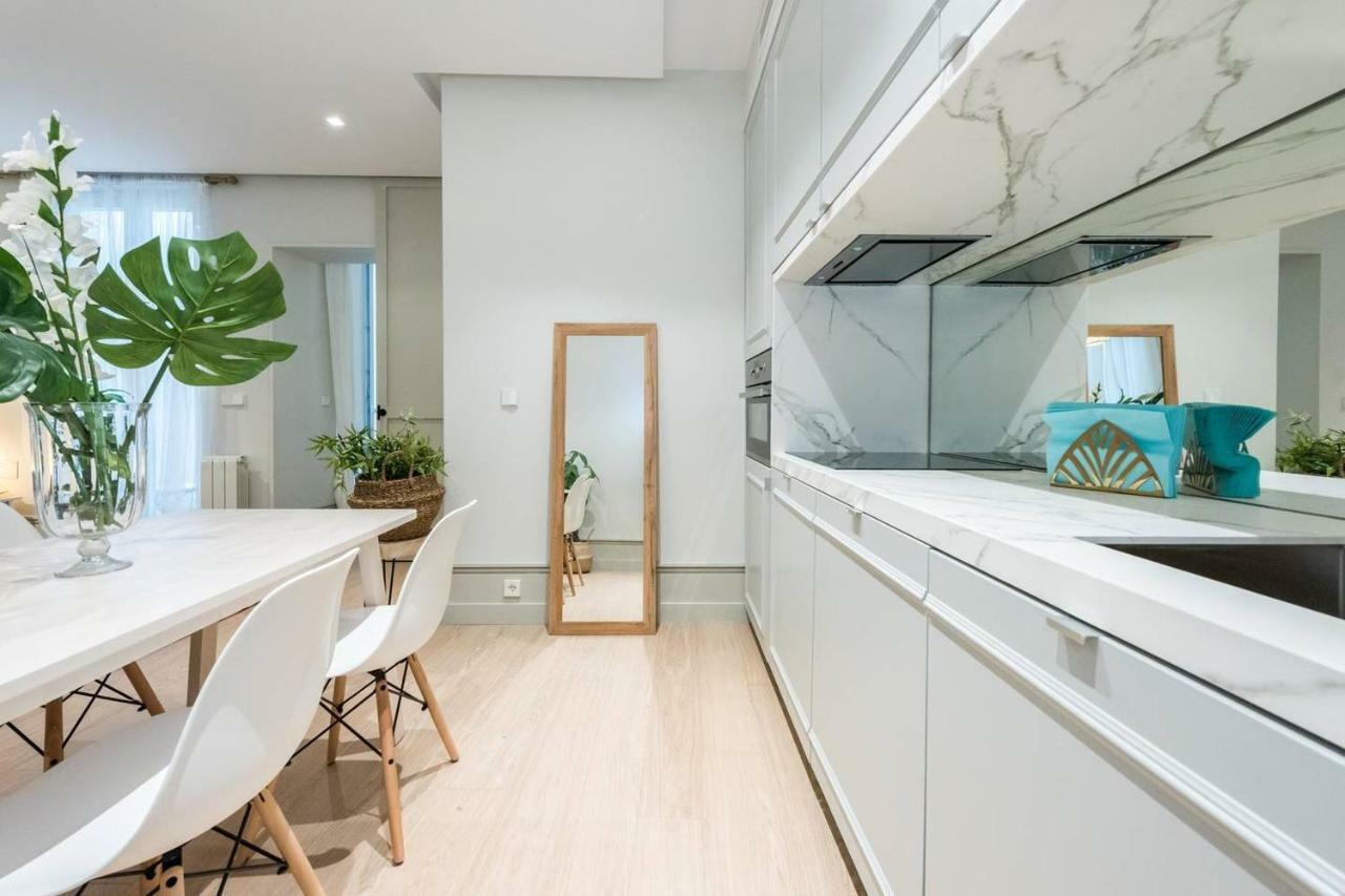 Apartamento Explore From A Warm With Patio At A Newly Refurbished Manorial Building