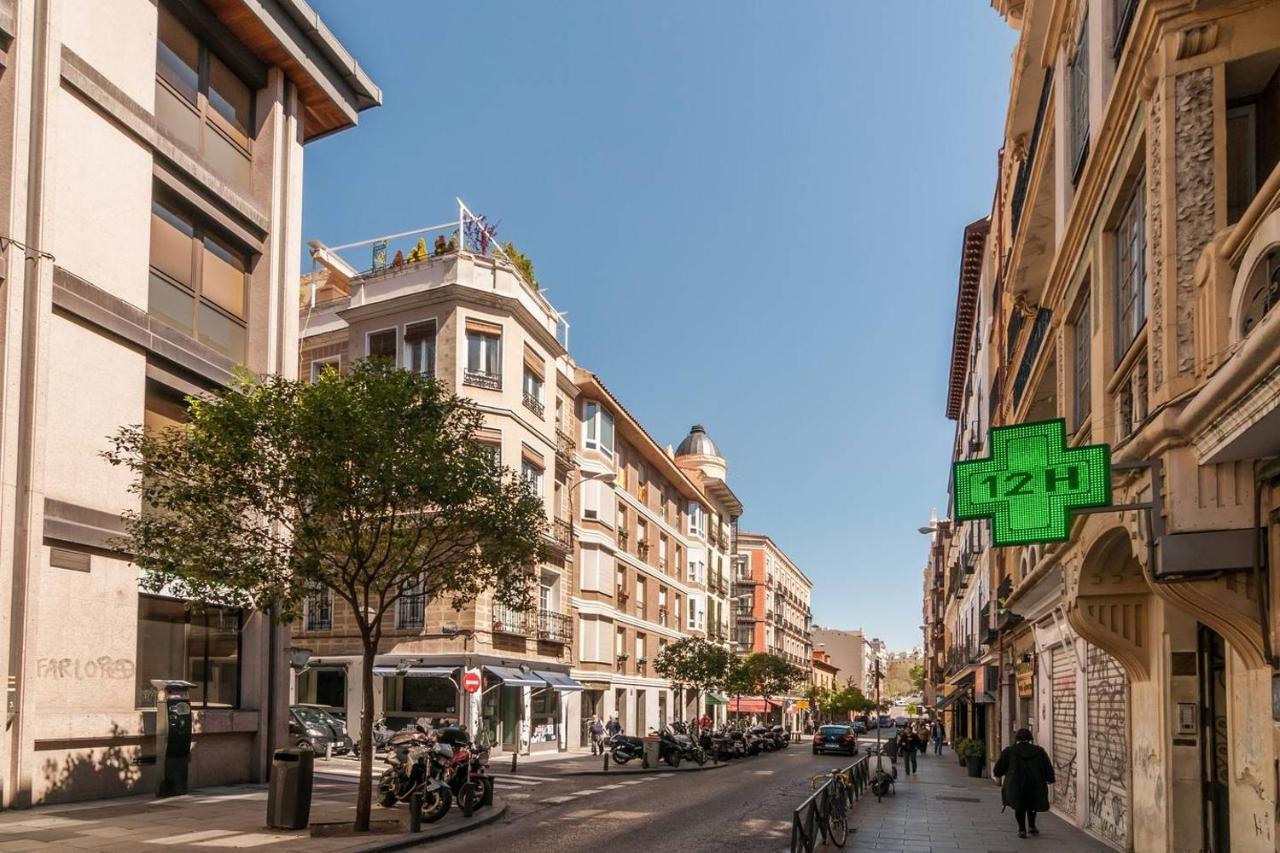Explore From A Warm With Patio At A Newly Refurbished Manorial Building Appartement *