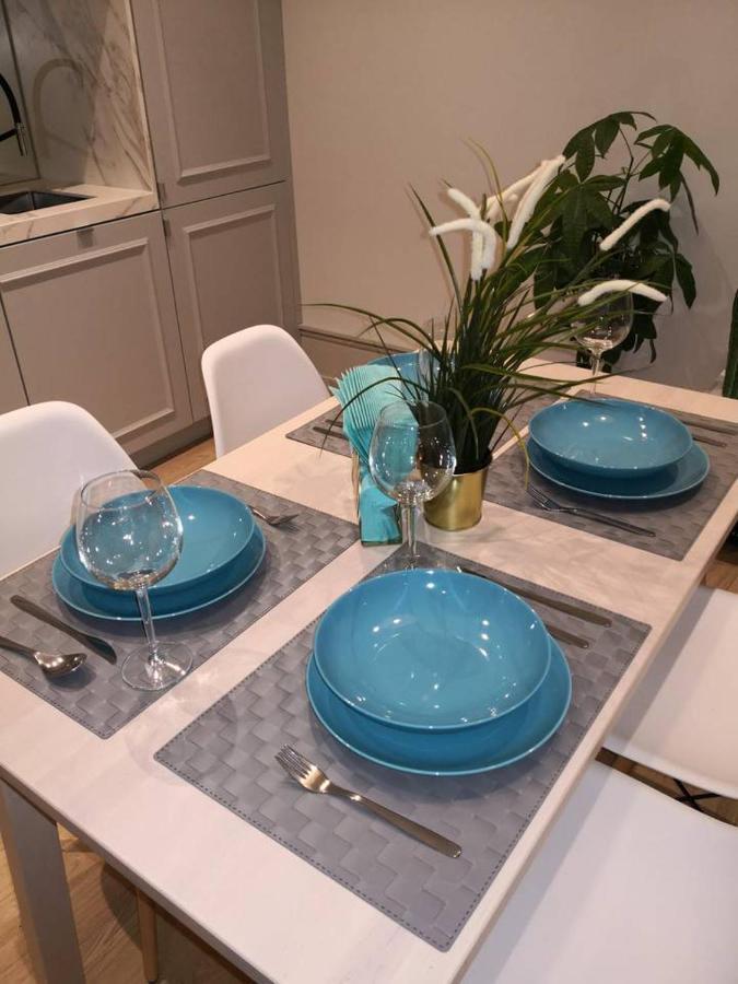 Explore From A Warm With Patio At A Newly Refurbished Manorial Building Appartement
