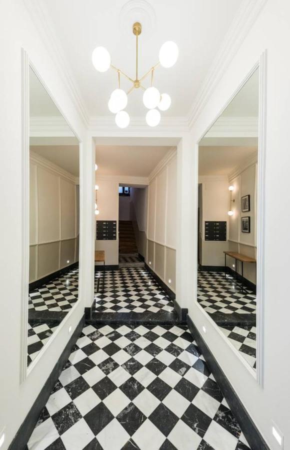 Explore From A Warm With Patio At A Newly Refurbished Manorial Building Appartement *