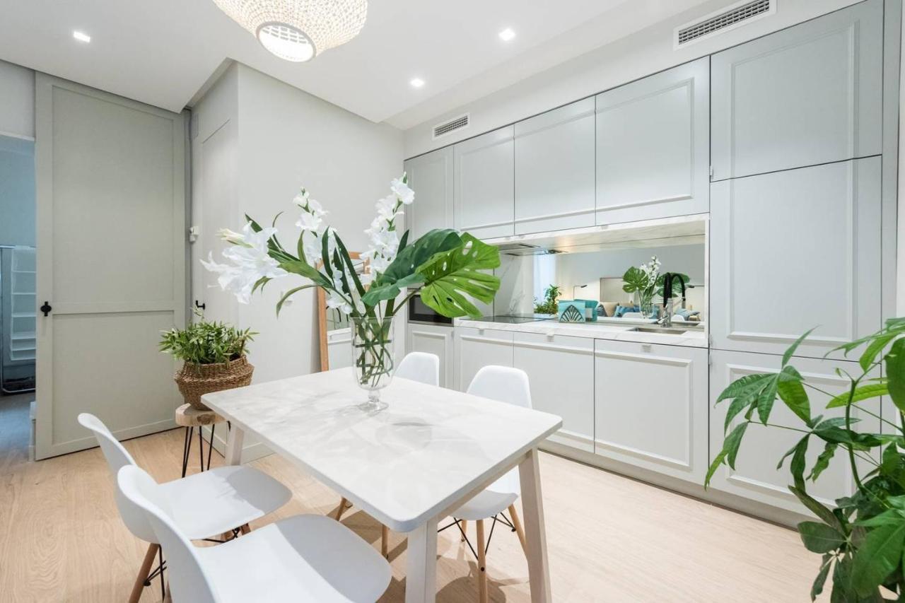 Explore From A Warm With Patio At A Newly Refurbished Manorial Building Appartement *