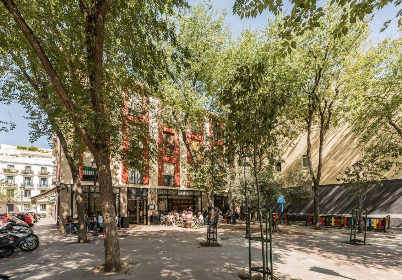 Explore From A Warm With Patio At A Newly Refurbished Manorial Building Appartement